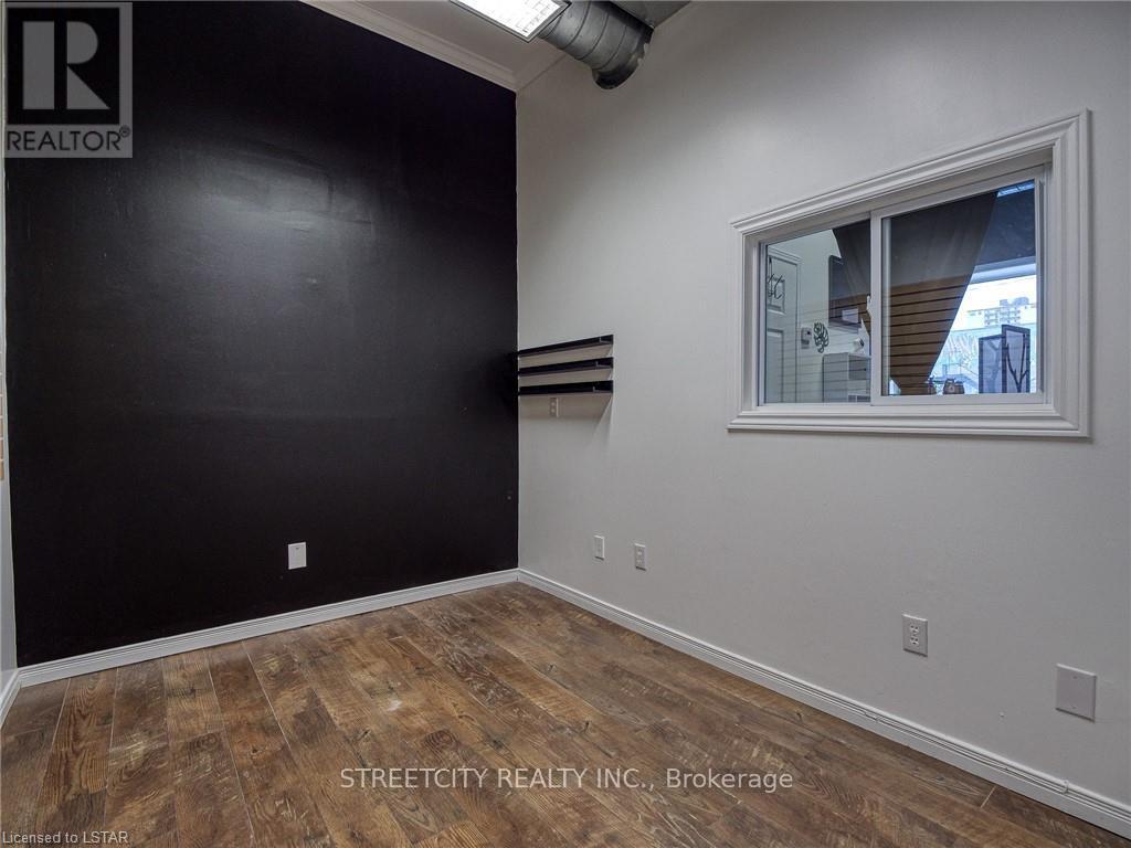 245 Maitland Street, London East (East K), Ontario  N6B 2Y2 - Photo 14 - X12452401