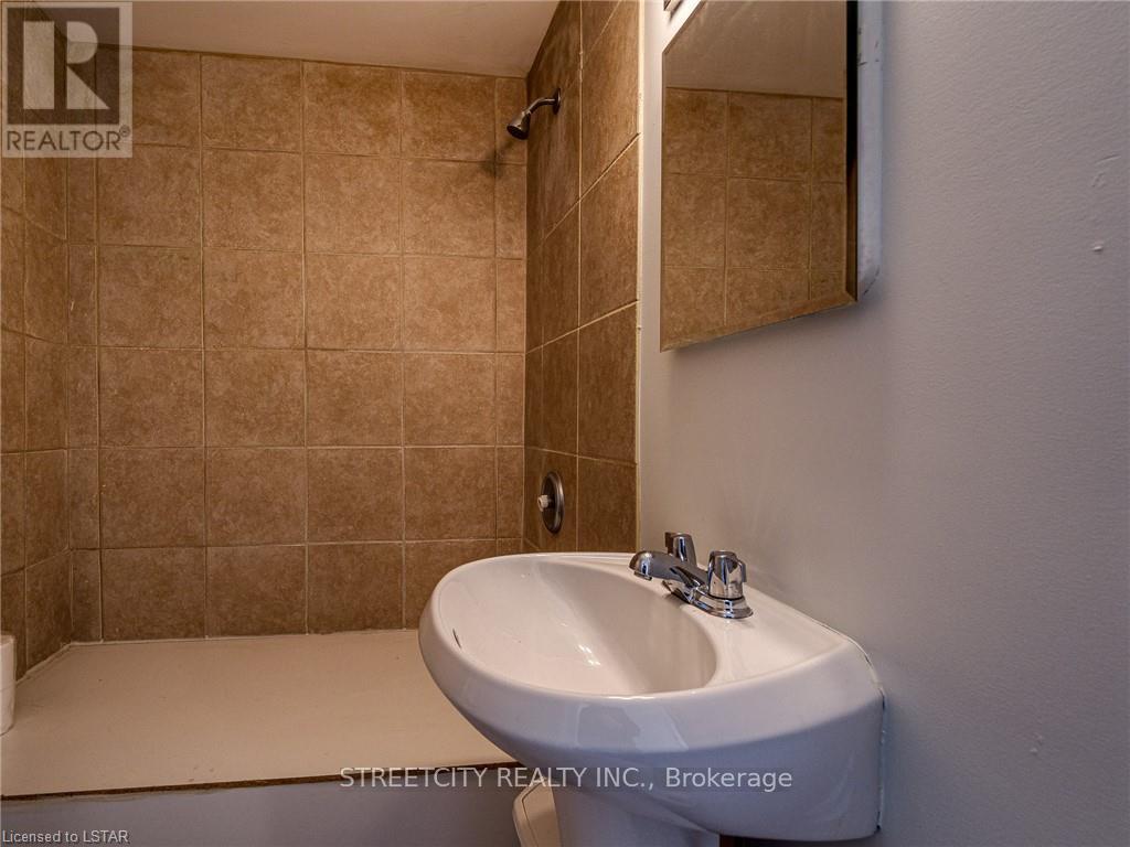 245 Maitland Street, London East (East K), Ontario  N6B 2Y2 - Photo 21 - X12452401