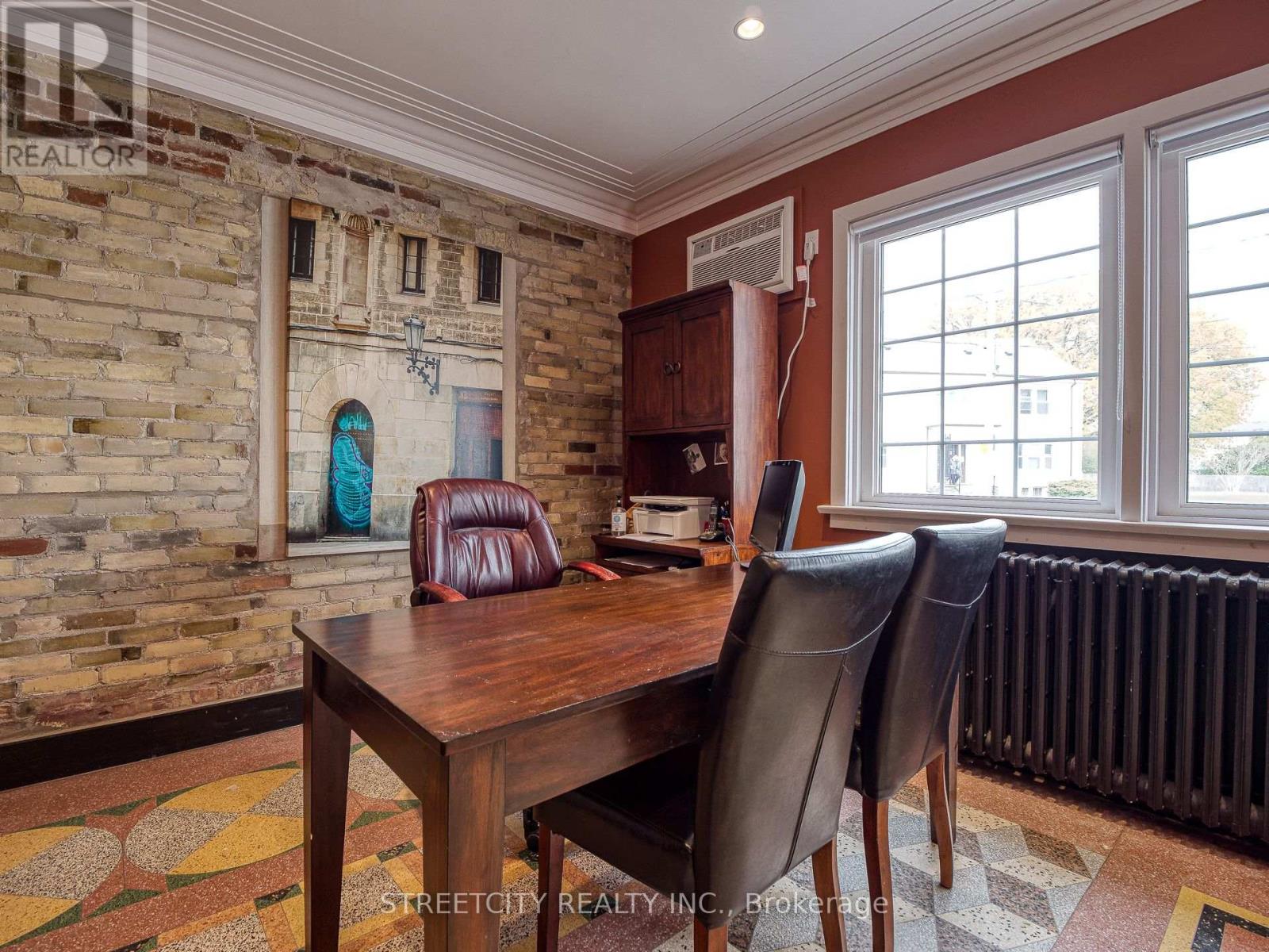 245 Maitland Street, London East (East K), Ontario  N6B 2Y2 - Photo 8 - X12452401