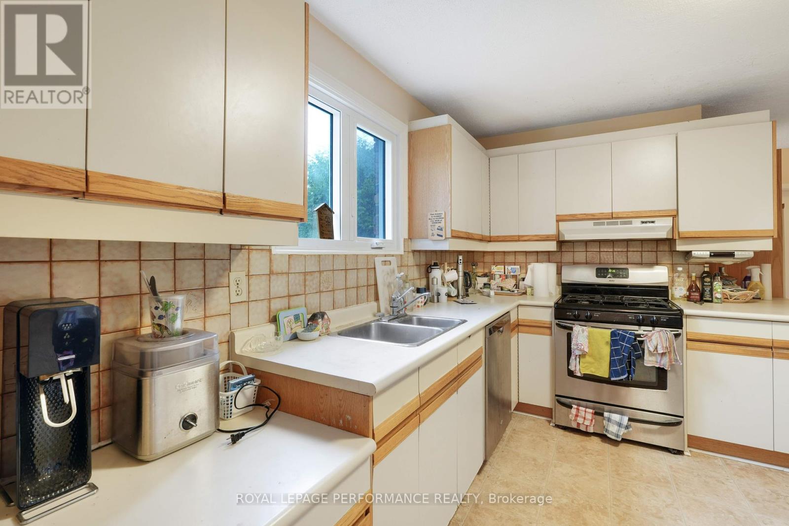 1273 Anoka Street, Ottawa, Ontario  K1V 6C3 - Photo 11 - X12452368