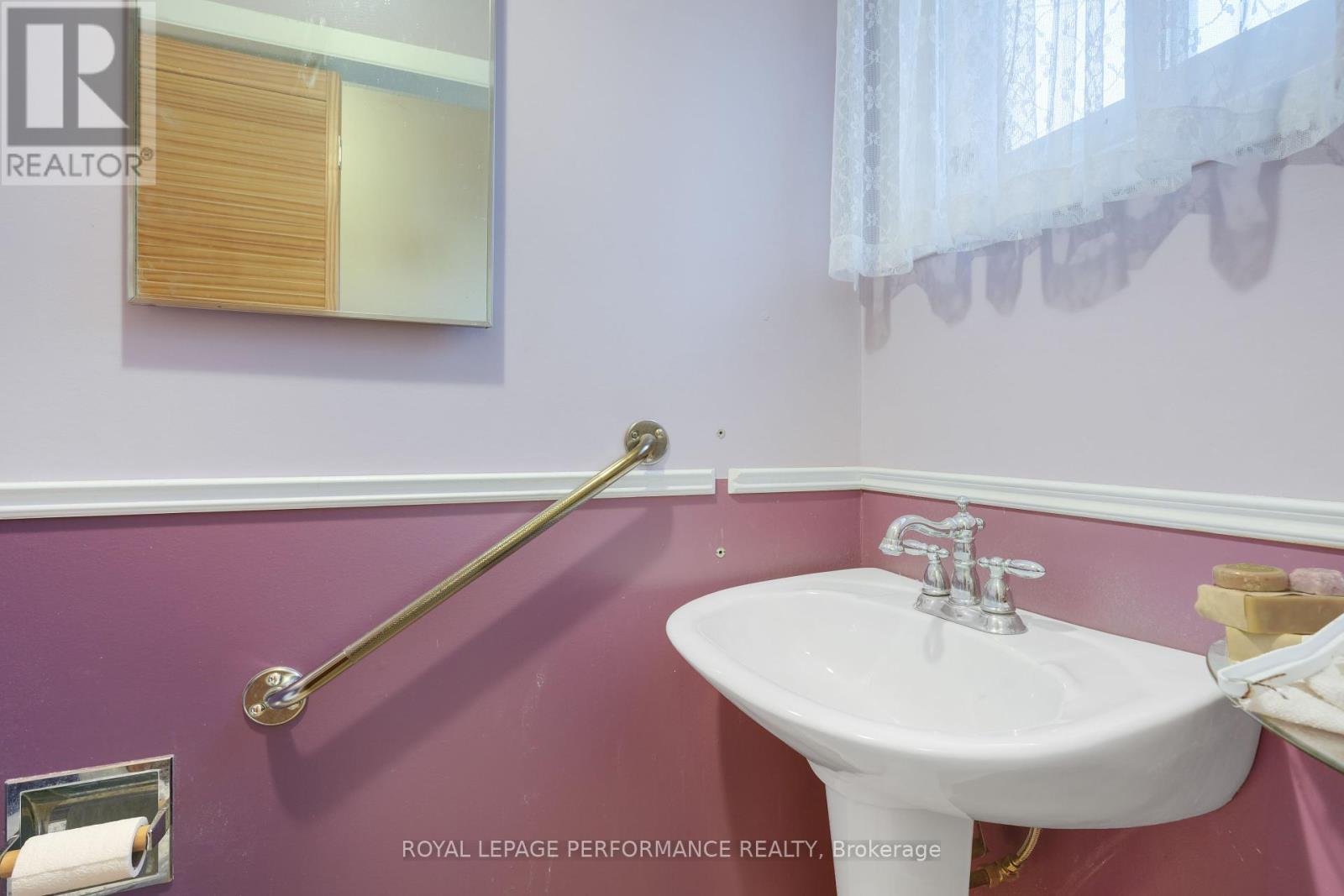 1273 Anoka Street, Ottawa, Ontario  K1V 6C3 - Photo 13 - X12452368