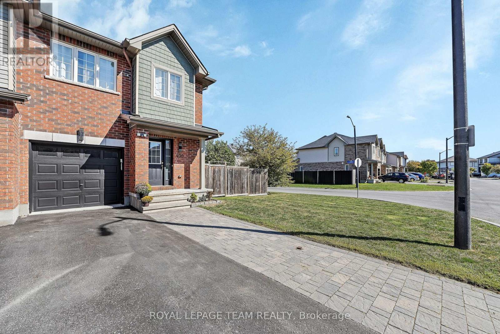 430 Haresfield Court, Ottawa, Ontario  K4M 0B6 - Photo 1 - X12452369
