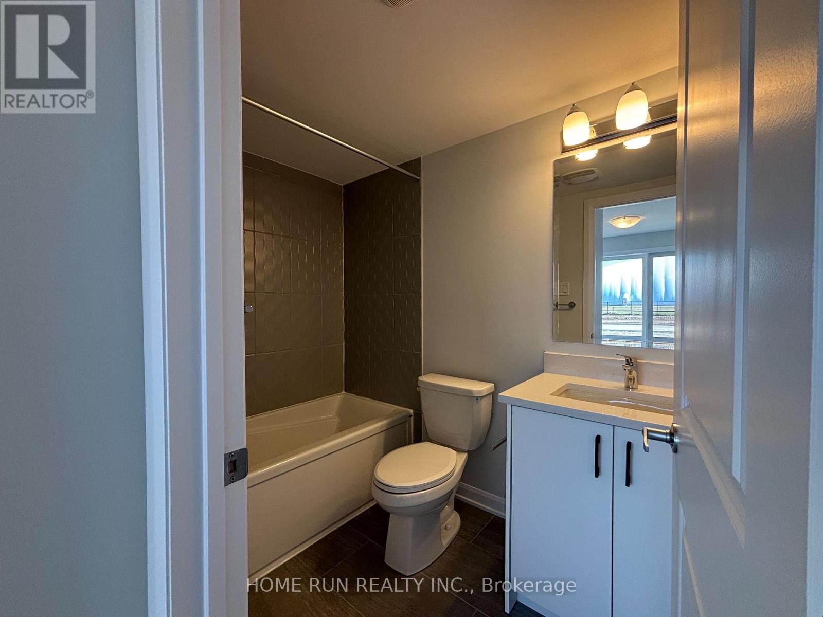 822 Fairline Row, Ottawa, Ontario  K2V 0V8 - Photo 10 - X12452376
