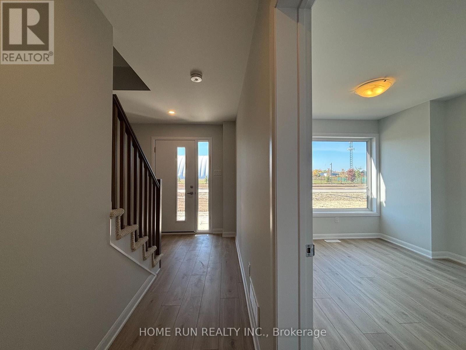 822 Fairline Row, Ottawa, Ontario  K2V 0V8 - Photo 5 - X12452376