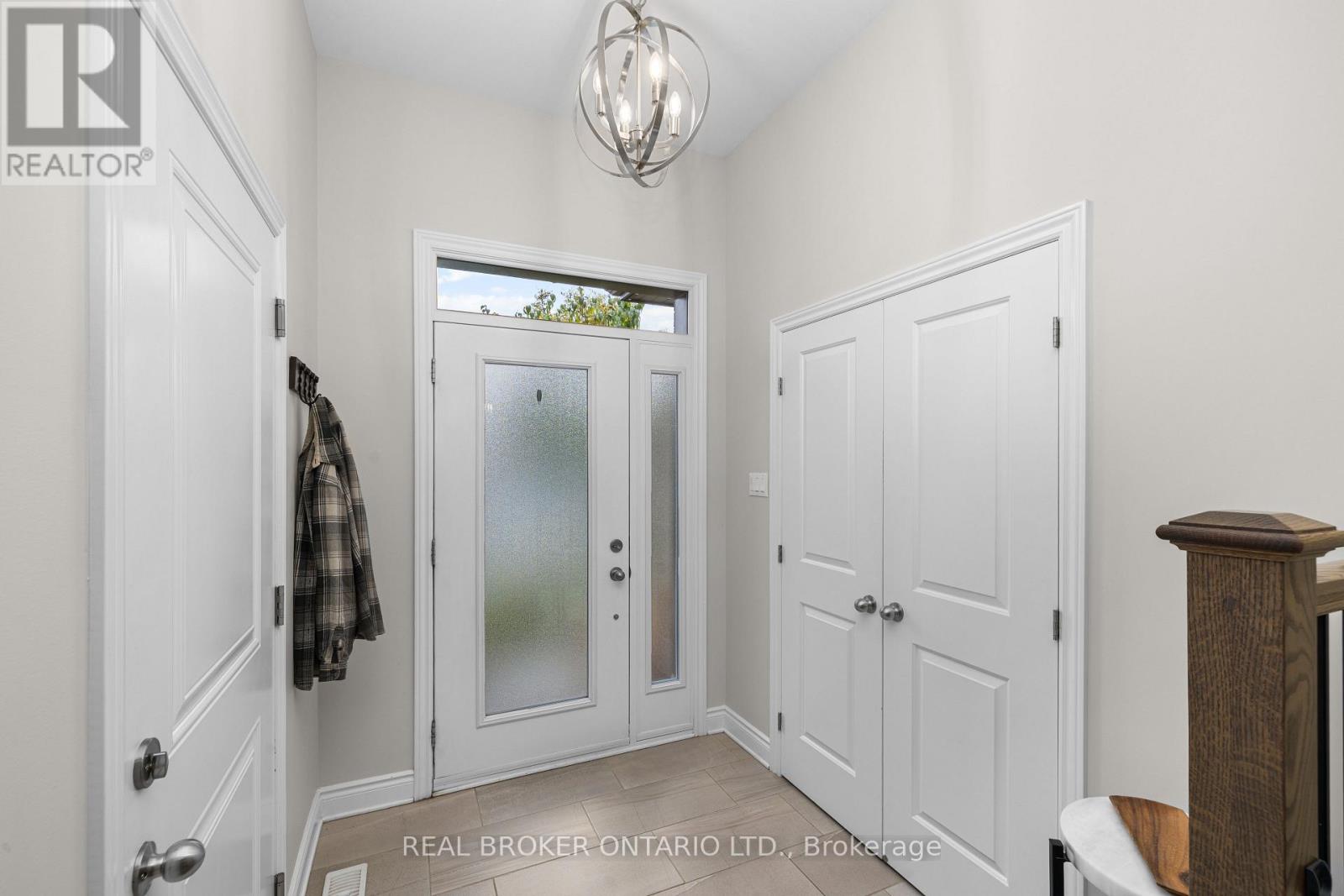 103 Dulmage Crescent, Carleton Place, Ontario  K7C 0E6 - Photo 3 - X12452396