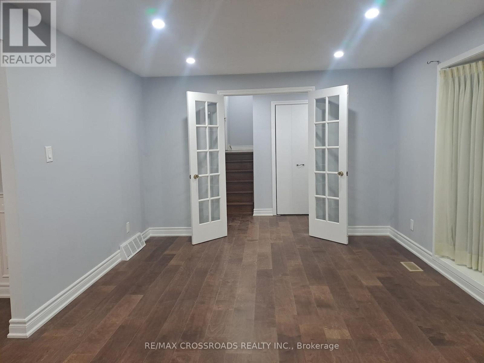Upper - 185 Appalachian Crescent, Kitchener, Ontario  N2E 1A3 - Photo 5 - X12452238