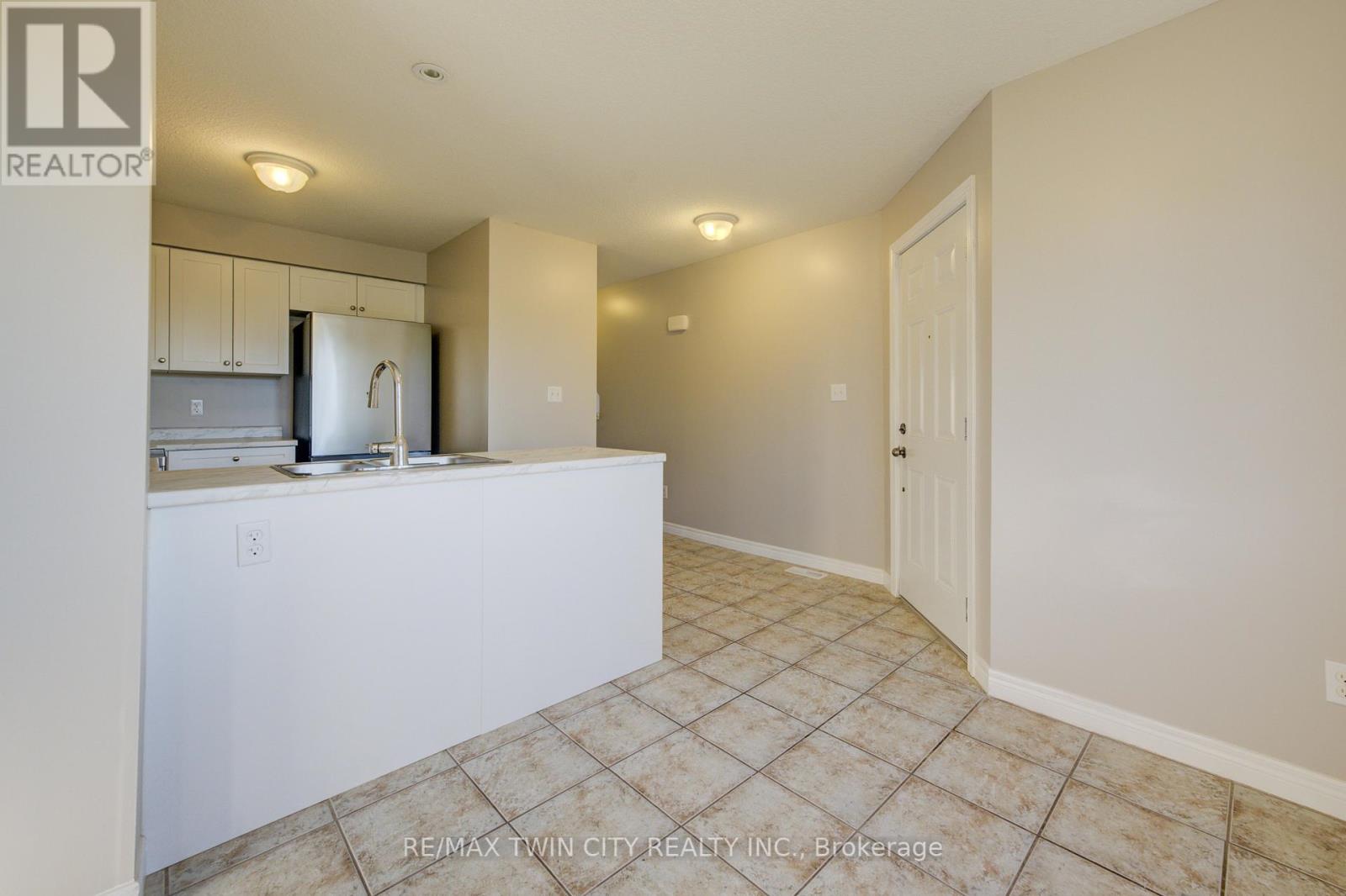 642a - 642 Woodlawn Road E, Guelph, Ontario  N1E 0K4 - Photo 10 - X12452239