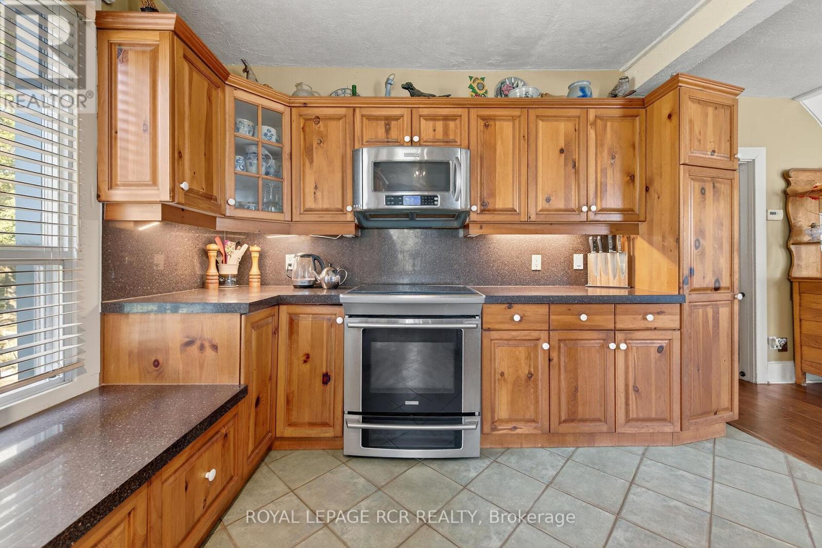 1069 Haldimand 66 Road, Haldimand, Ontario  N3W 1P8 - Photo 14 - X12452261