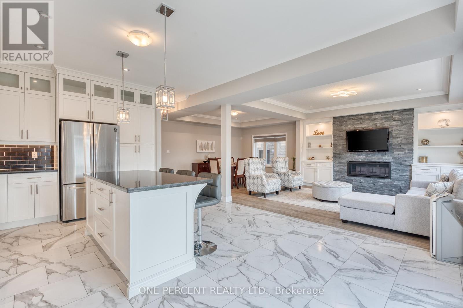 16 Eringate Court, Hamilton, Ontario  L8J 0L7 - Photo 18 - X12452332