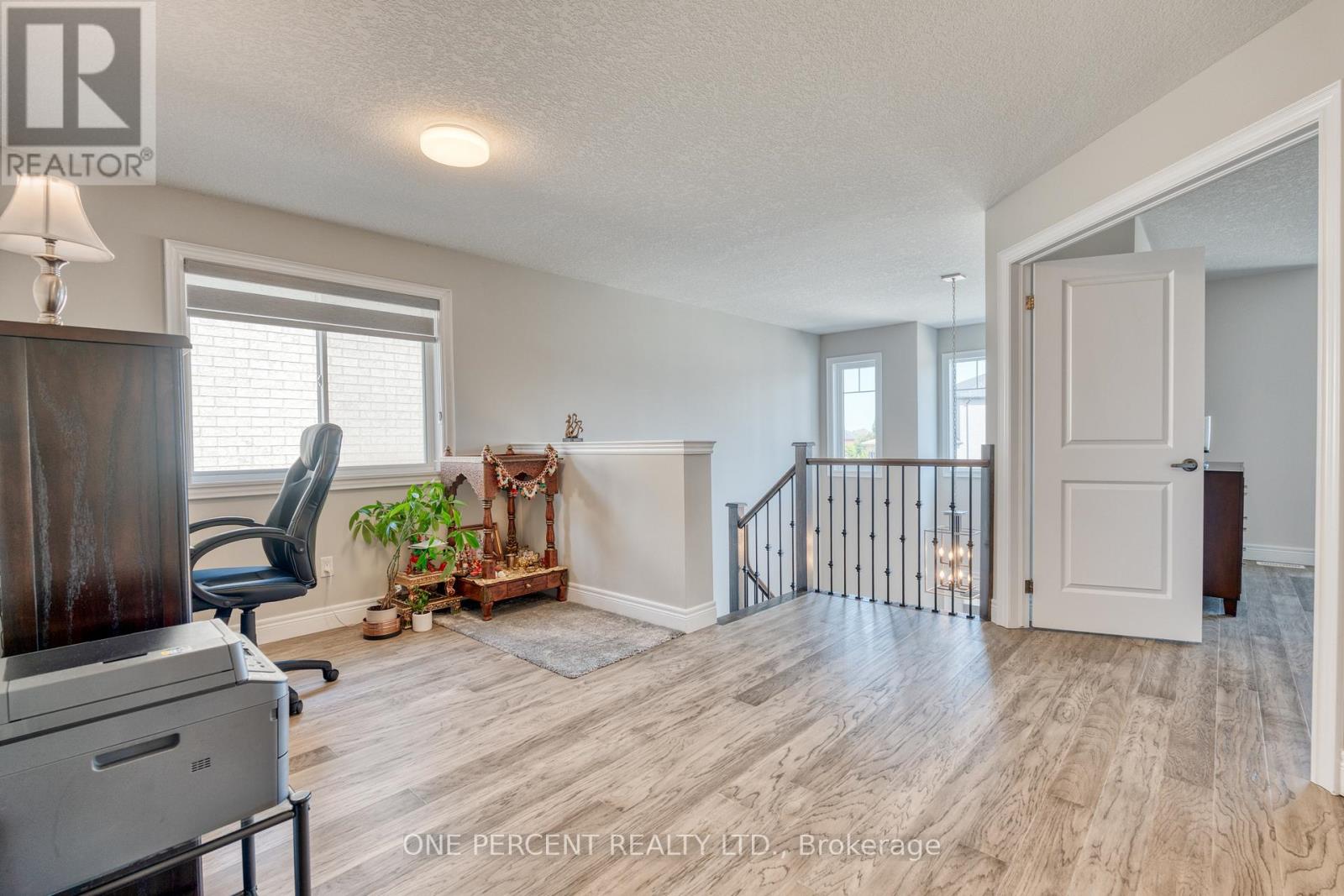 16 Eringate Court, Hamilton, Ontario  L8J 0L7 - Photo 21 - X12452332