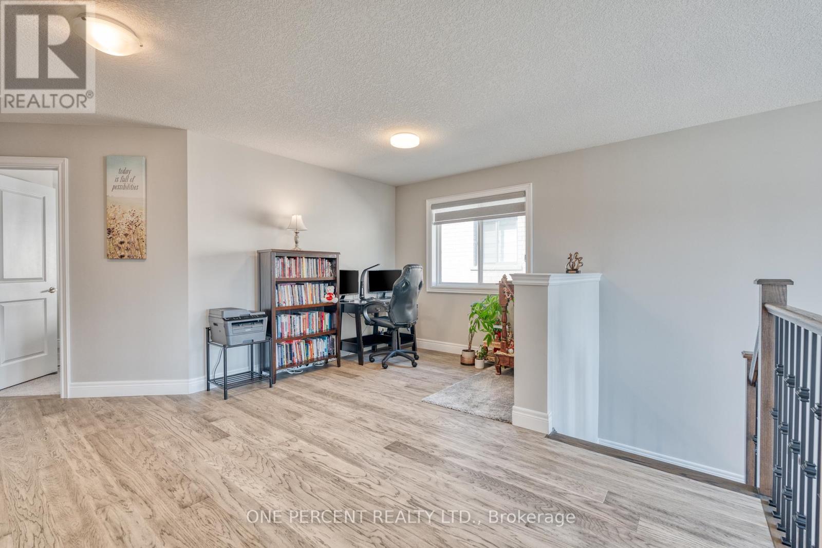 16 Eringate Court, Hamilton, Ontario  L8J 0L7 - Photo 22 - X12452332