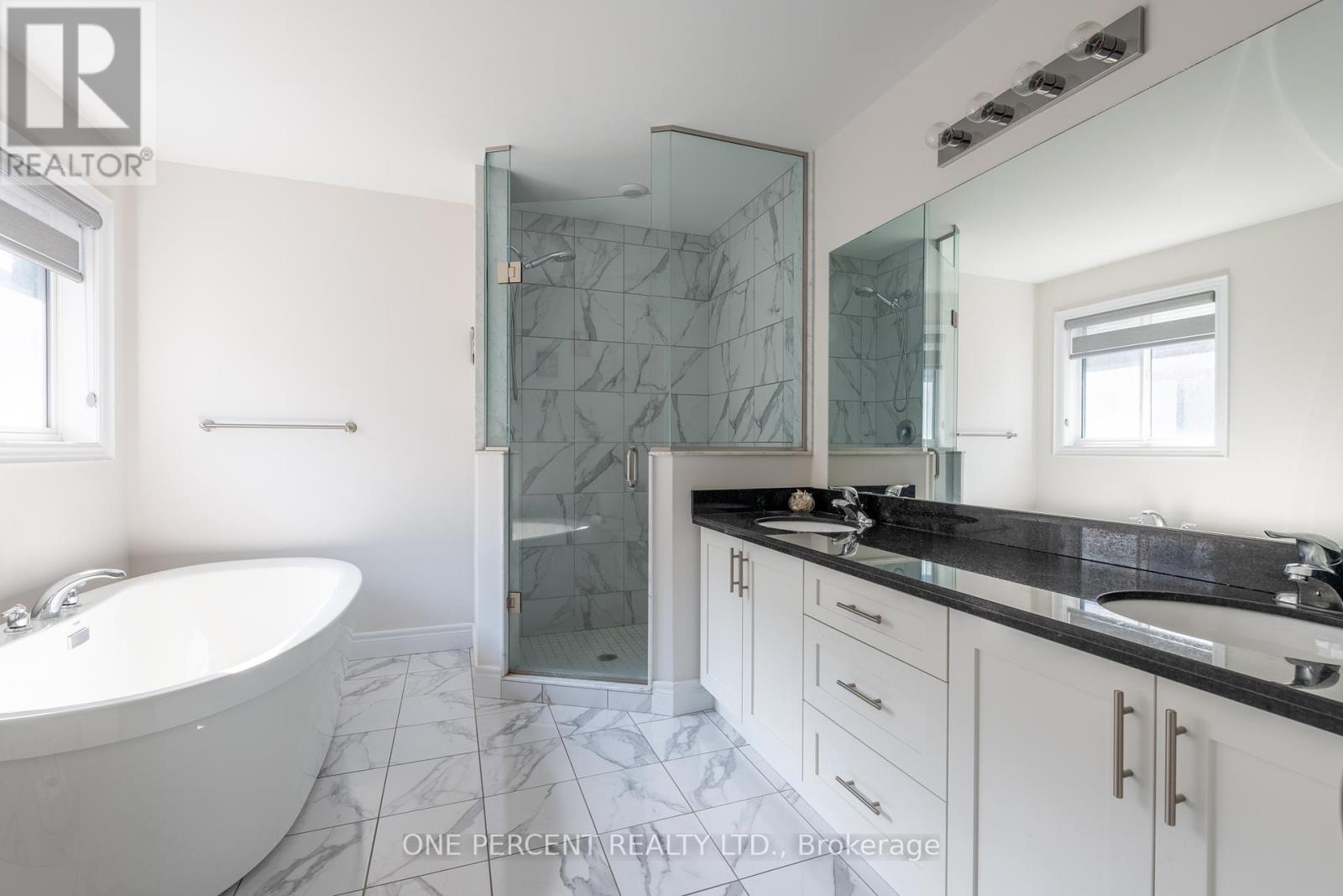16 Eringate Court, Hamilton, Ontario  L8J 0L7 - Photo 27 - X12452332