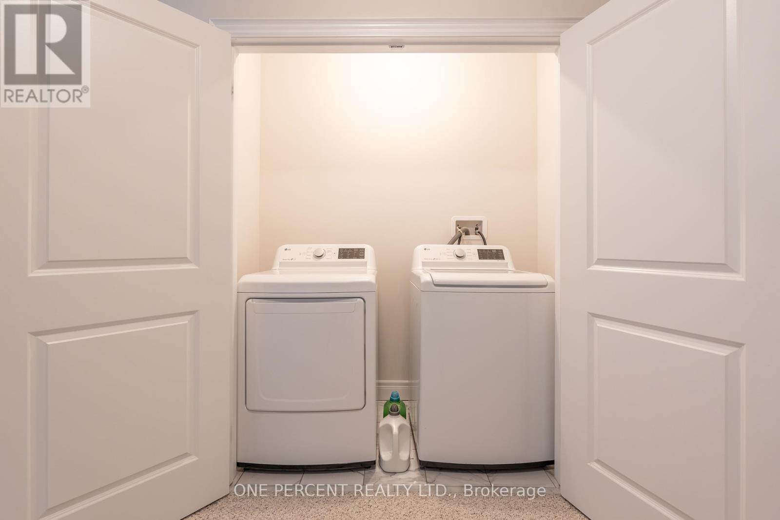 16 Eringate Court, Hamilton, Ontario  L8J 0L7 - Photo 41 - X12452332