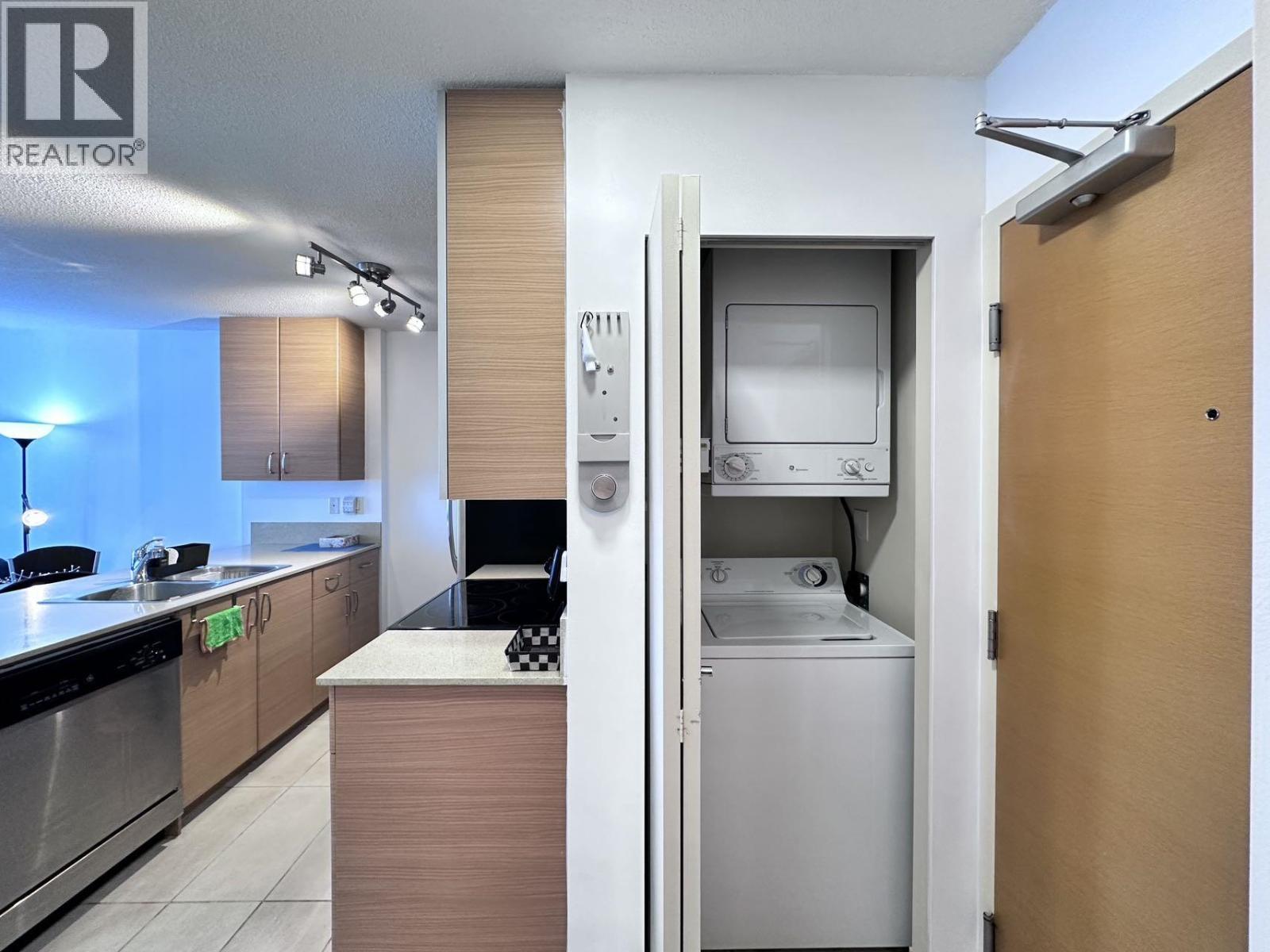 2404 977 Mainland Street, Vancouver, British Columbia  V6B 1T2 - Photo 6 - R3056693