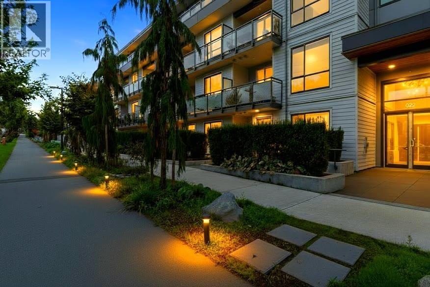 104 625 E 3RD STREET, North Vancouver, British Columbia