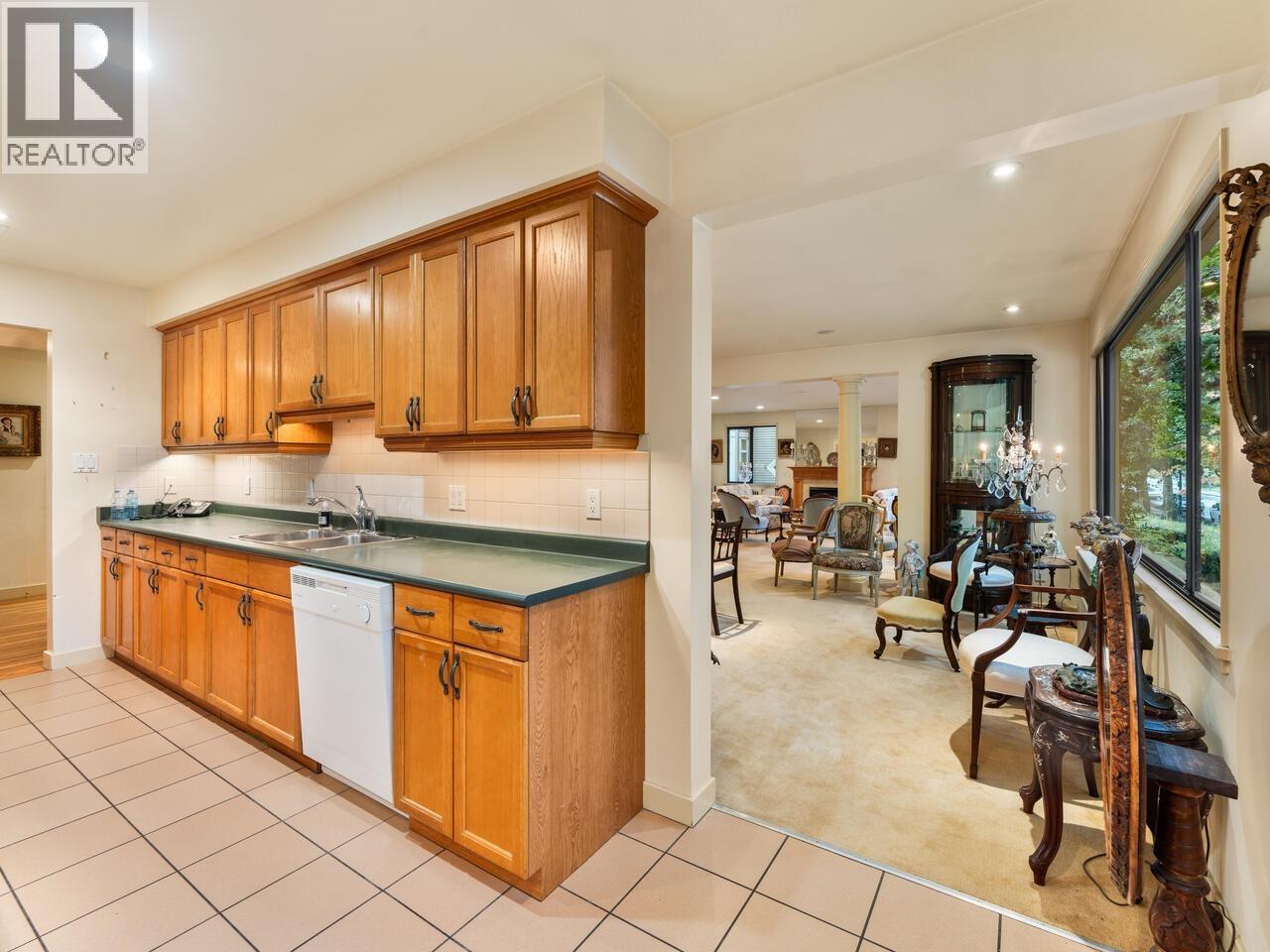 201 1695 W 10th Avenue, Vancouver, British Columbia  V6J 2A2 - Photo 5 - R3056733