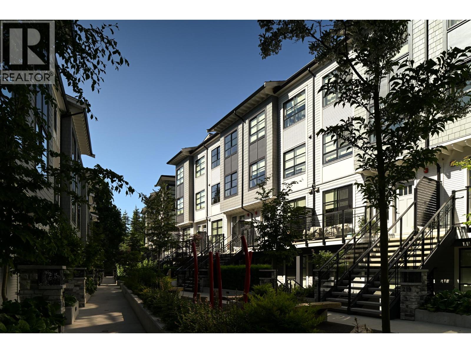 211 2045 Heritage Park Lane, North Vancouver, British Columbia  V7H 0E3 - Photo 1 - R3056736