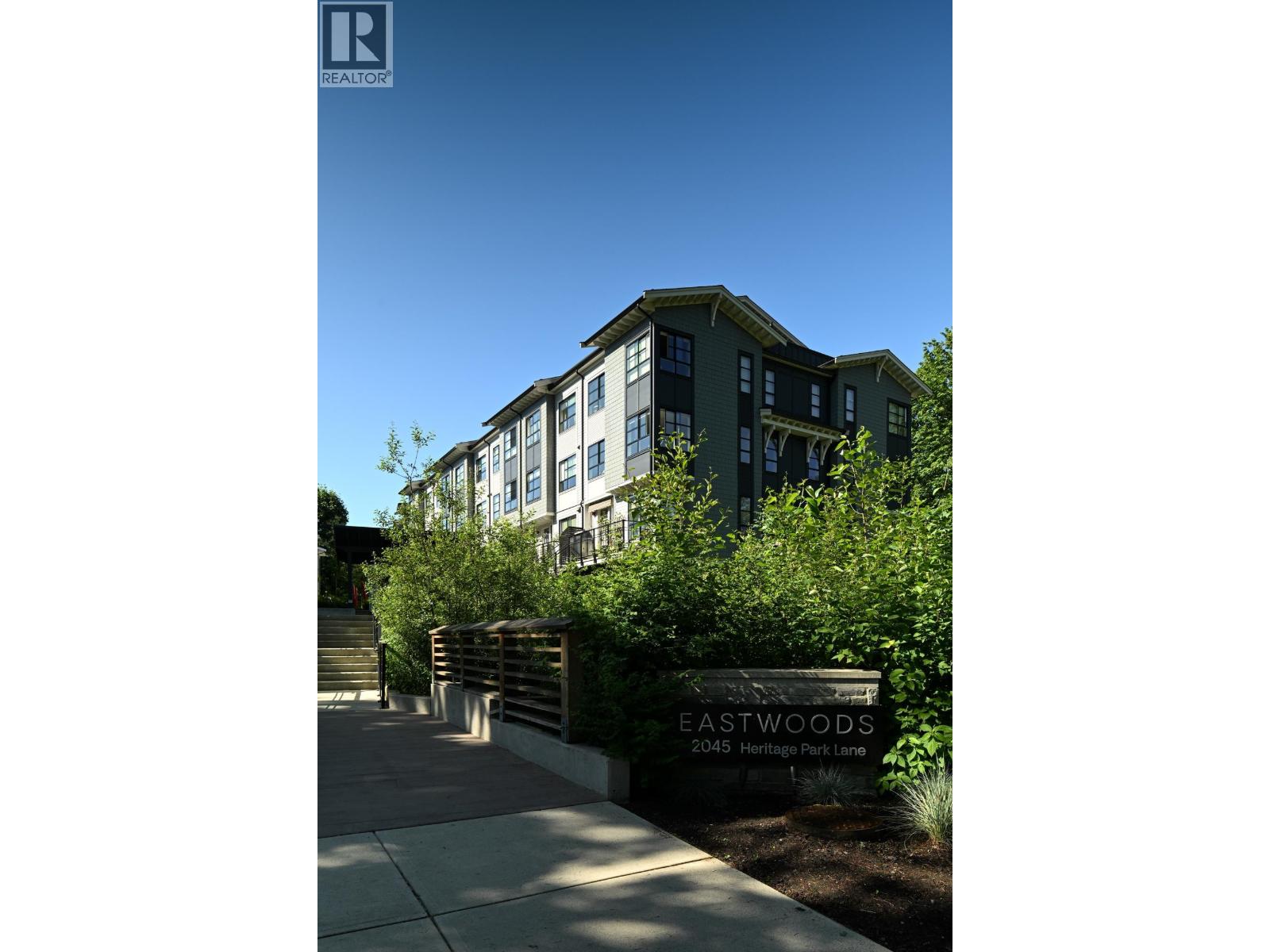 211 2045 Heritage Park Lane, North Vancouver, British Columbia  V7H 0E3 - Photo 2 - R3056736