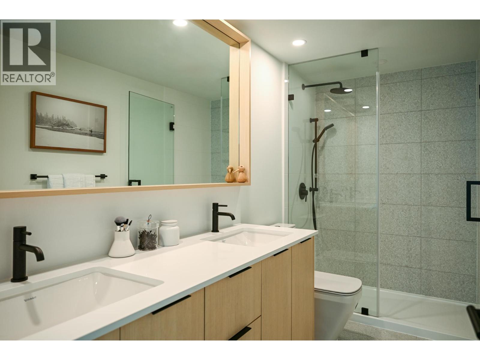 214 2045 Heritage Park Lane, North Vancouver, British Columbia  V7H 0E3 - Photo 6 - R3056742