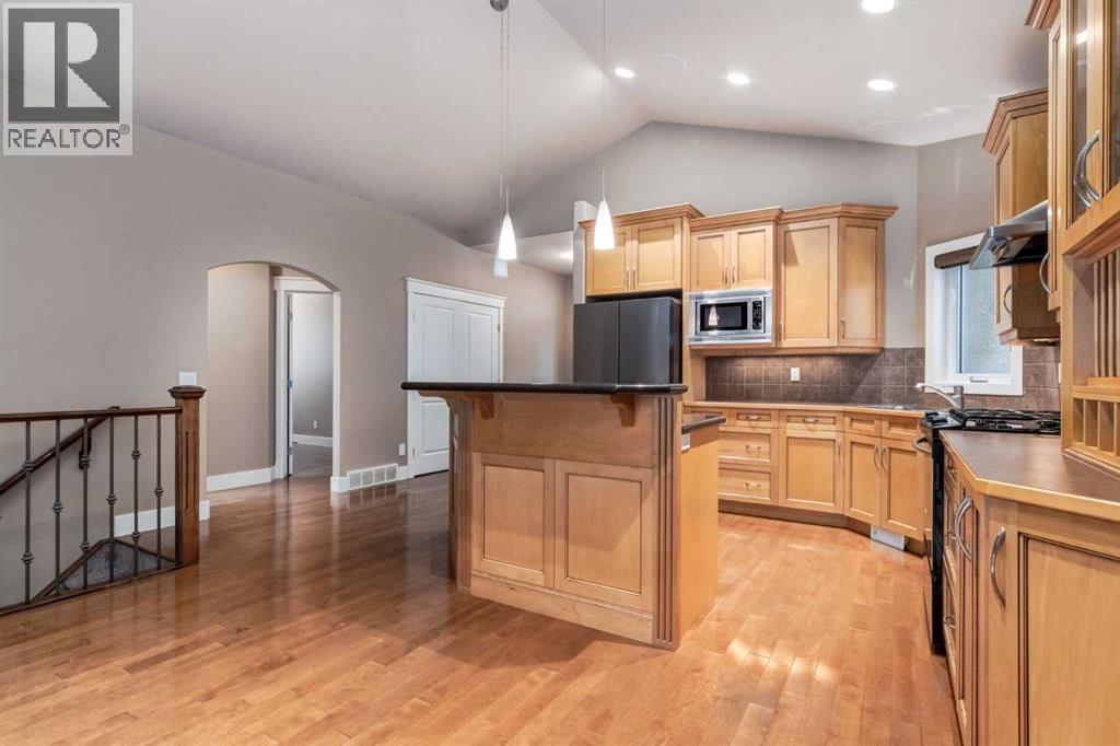 230 Discovery Ridge Boulevard Sw, Calgary, Alberta  T3H 4Y4 - Photo 4 - A2260822