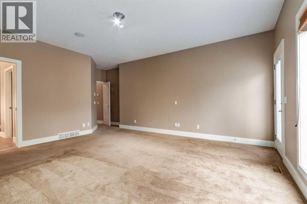 230 Discovery Ridge Boulevard Sw, Calgary, Alberta  T3H 4Y4 - Photo 9 - A2260822