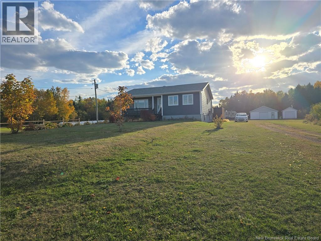 646 Principale, Pointe-Verte, New Brunswick  E8J 3A1 - Photo 2 - NB128240