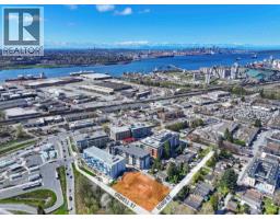 1583 BOND STREET, North Vancouver, British Columbia