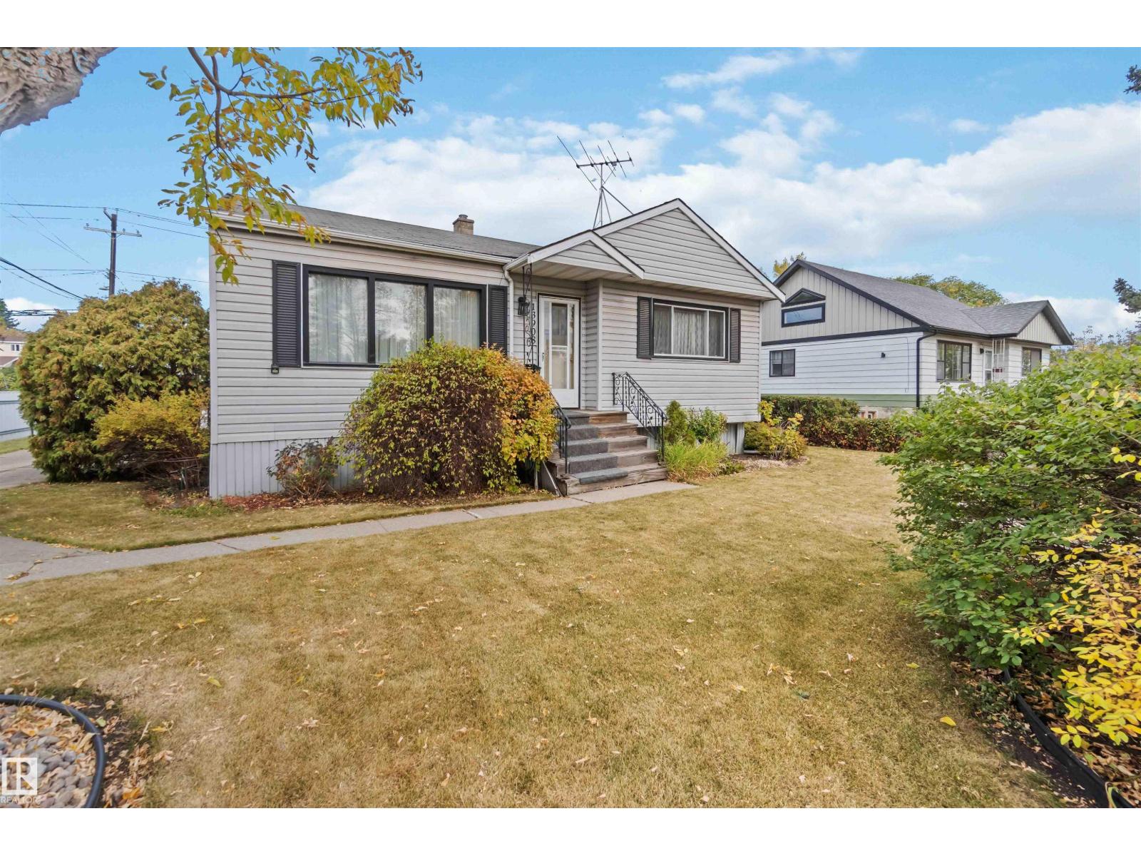 13908 115 Av Nw, Edmonton, Alberta  T5M 3B4 - Photo 2 - E4461346