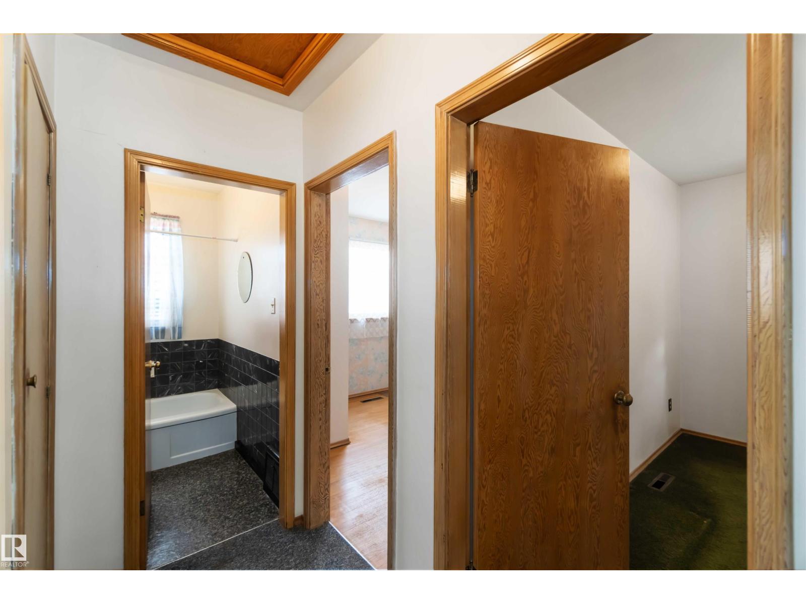 13908 115 Av Nw, Edmonton, Alberta  T5M 3B4 - Photo 23 - E4461346