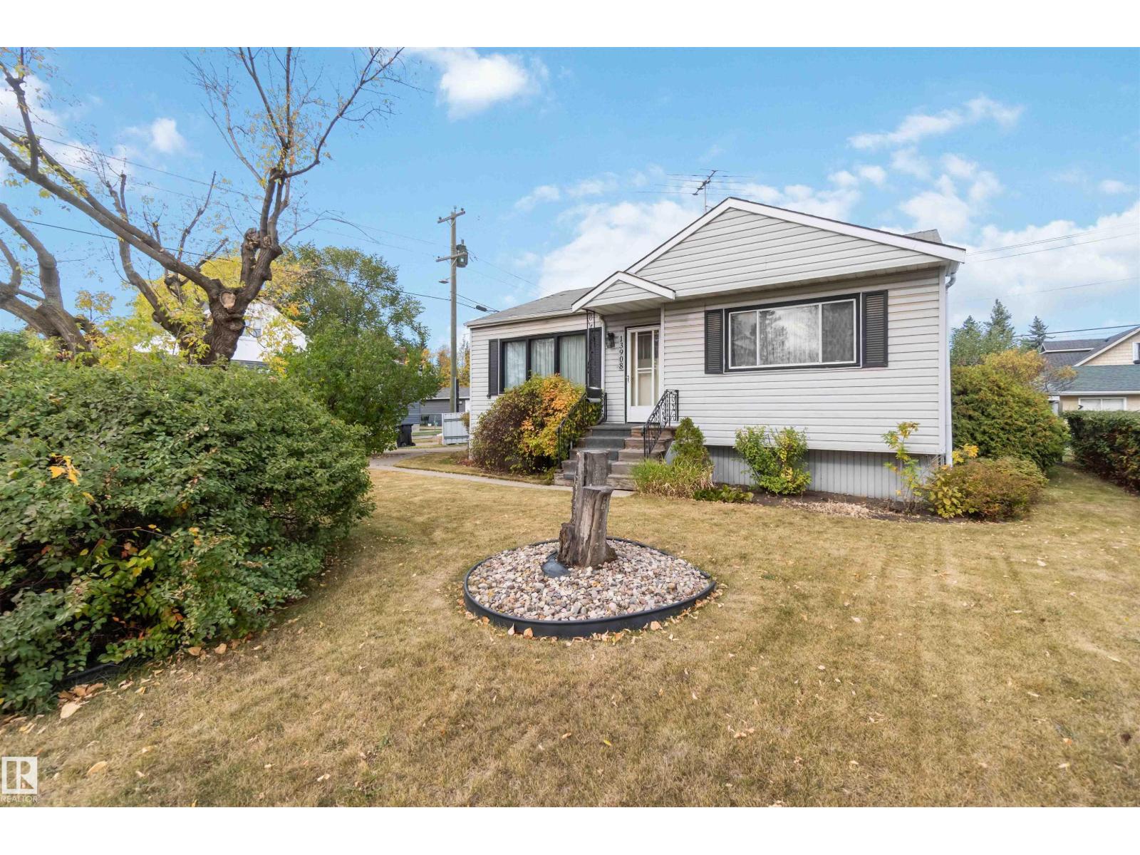 13908 115 Av Nw, Edmonton, Alberta  T5M 3B4 - Photo 3 - E4461346