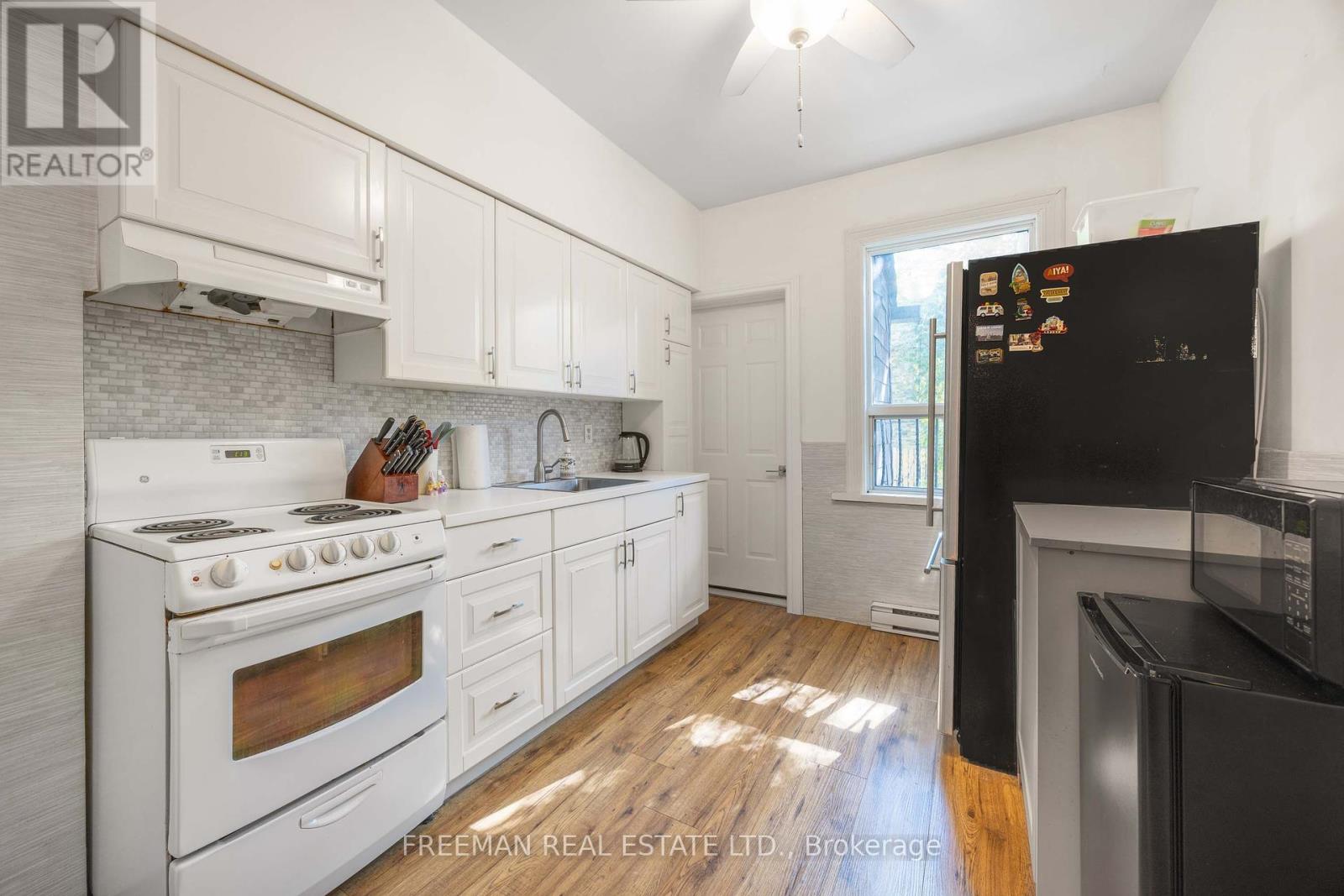 21 London Street, Toronto, Ontario  M6G 1M8 - Photo 11 - C12452374