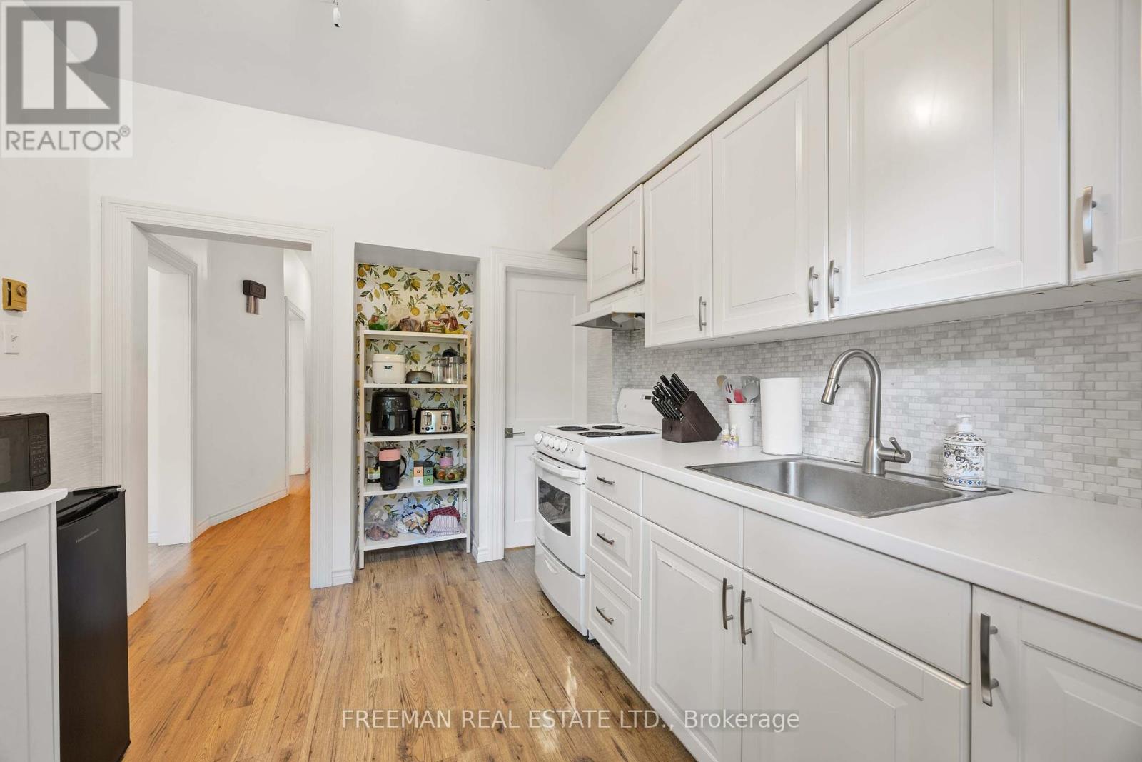 21 London Street, Toronto, Ontario  M6G 1M8 - Photo 12 - C12452374
