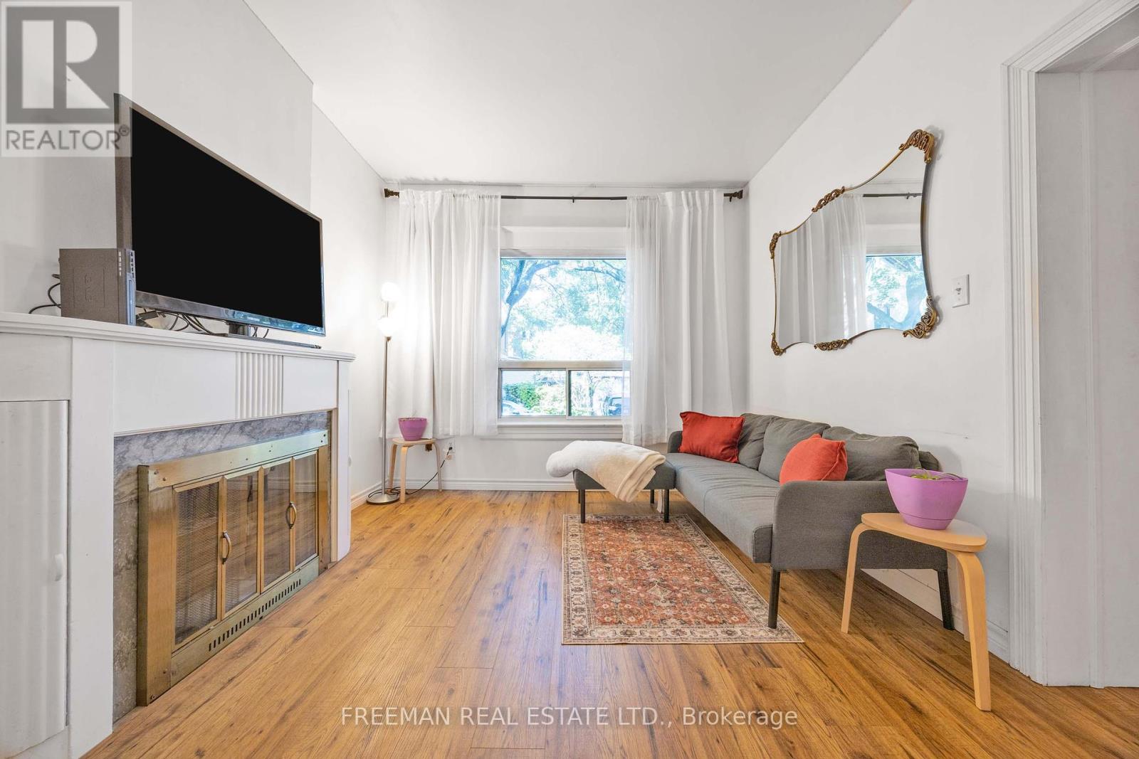 21 London Street, Toronto, Ontario  M6G 1M8 - Photo 2 - C12452374