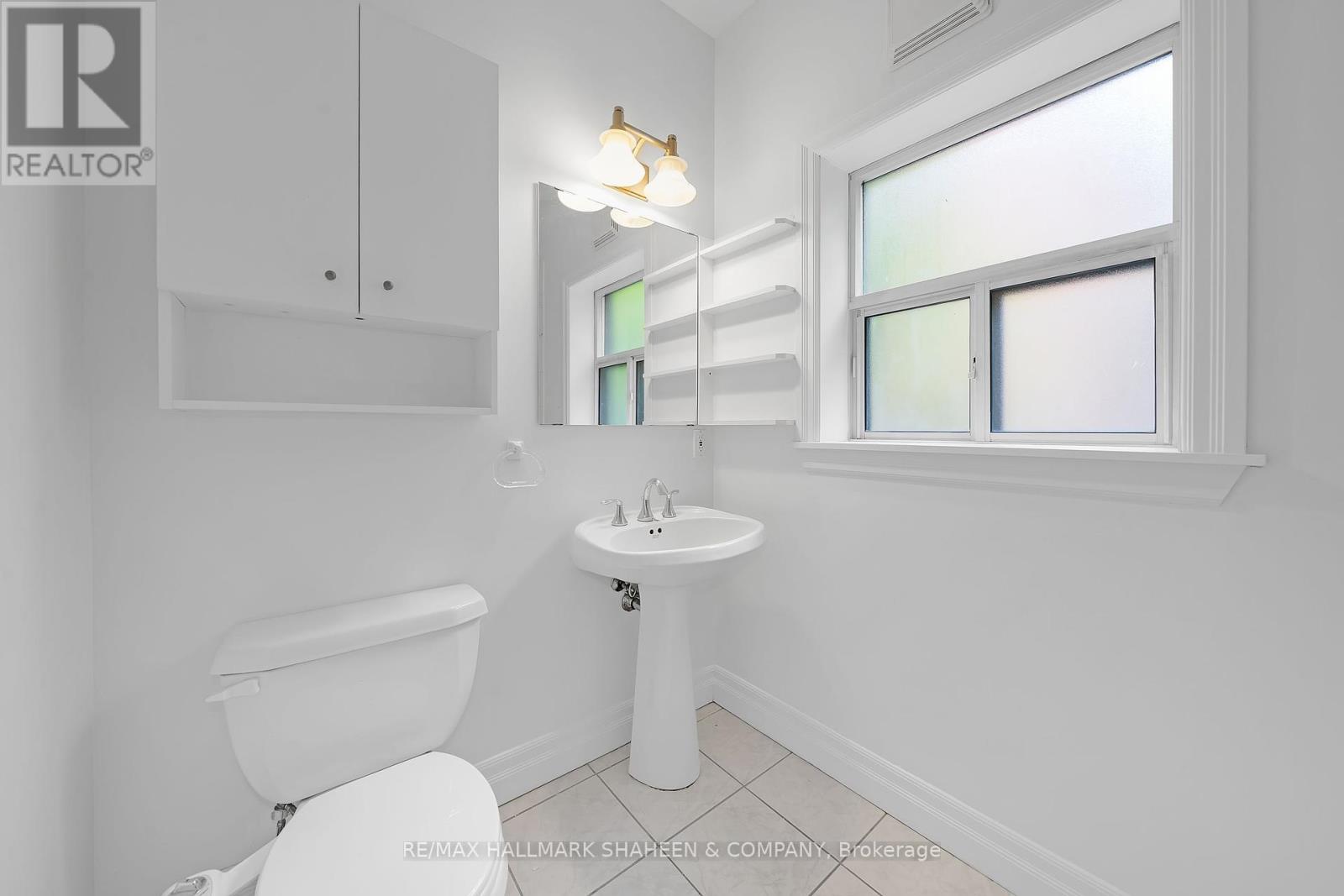 1 - 12 Foxbar Road, Toronto, Ontario  M4V 2G6 - Photo 15 - C12452378