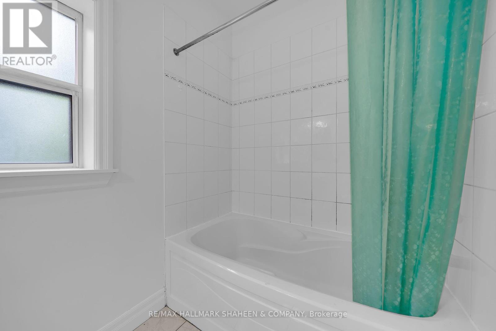 1 - 12 Foxbar Road, Toronto, Ontario  M4V 2G6 - Photo 16 - C12452378
