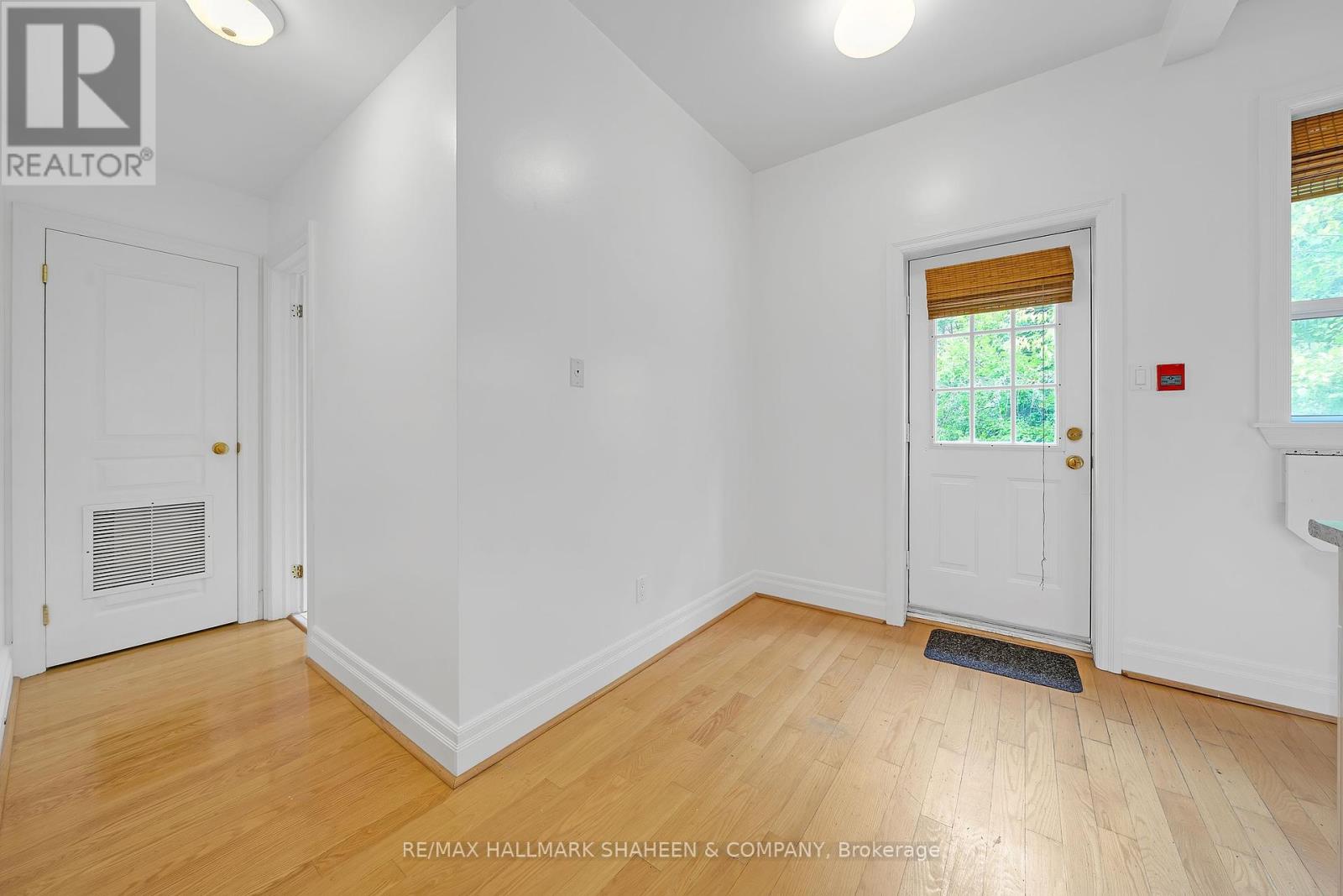 1 - 12 Foxbar Road, Toronto, Ontario  M4V 2G6 - Photo 8 - C12452378