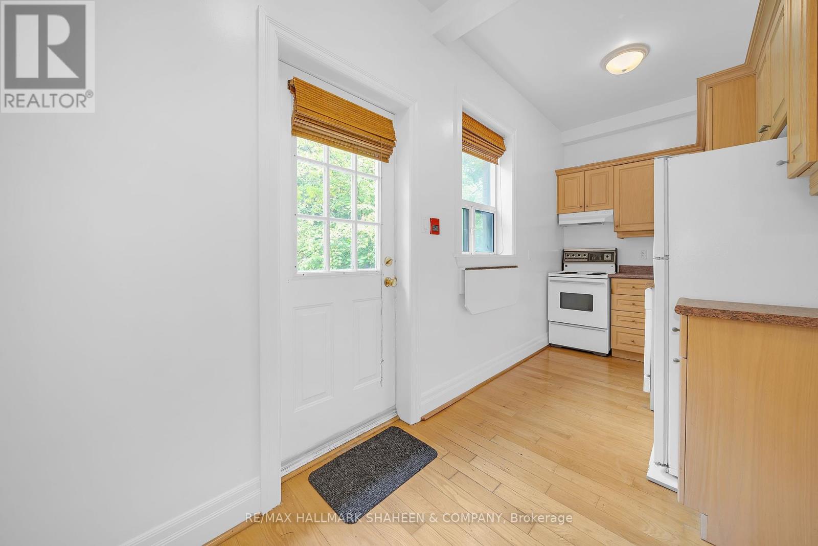 1 - 12 Foxbar Road, Toronto, Ontario  M4V 2G6 - Photo 9 - C12452378