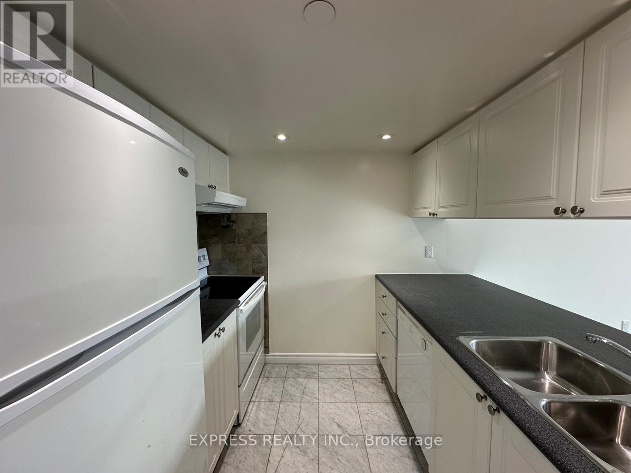 1212 - 38 Elm Street, Toronto, Ontario  M5G 2K5 - Photo 2 - C12452381