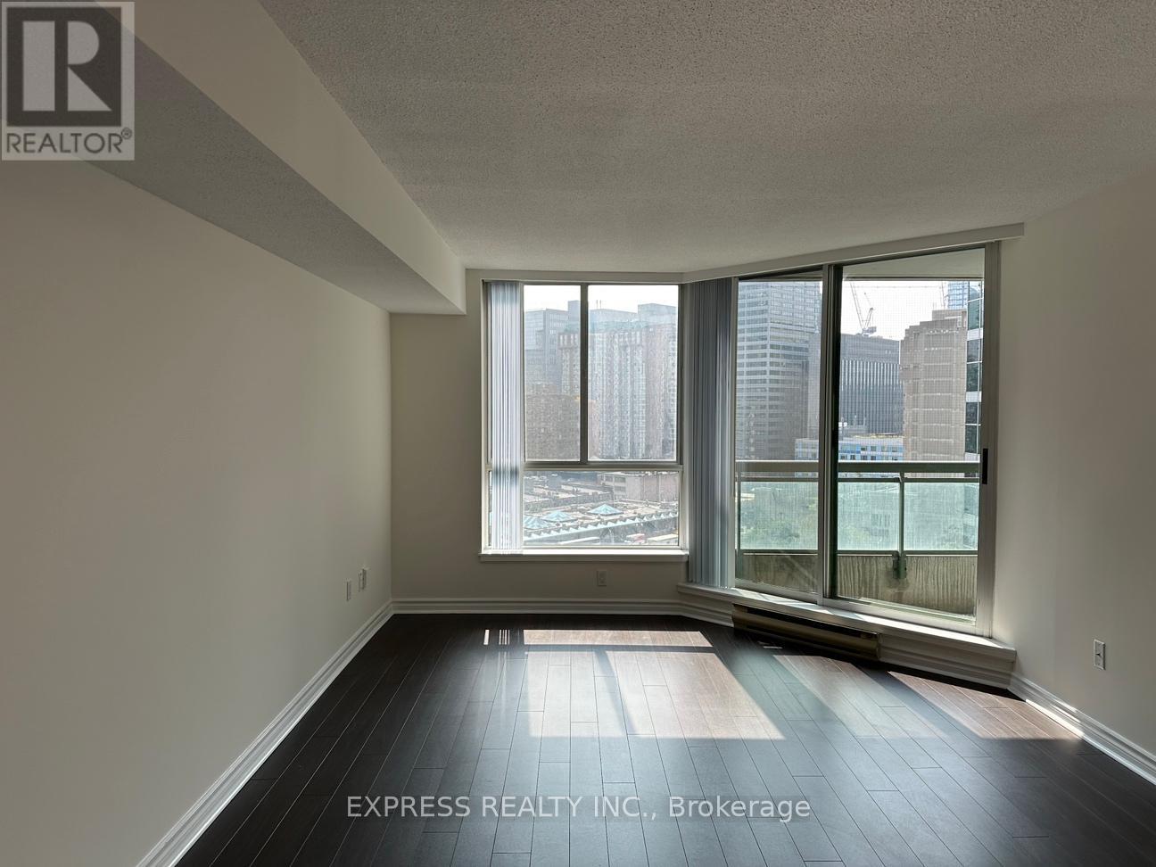 1212 - 38 Elm Street, Toronto, Ontario  M5G 2K5 - Photo 5 - C12452381