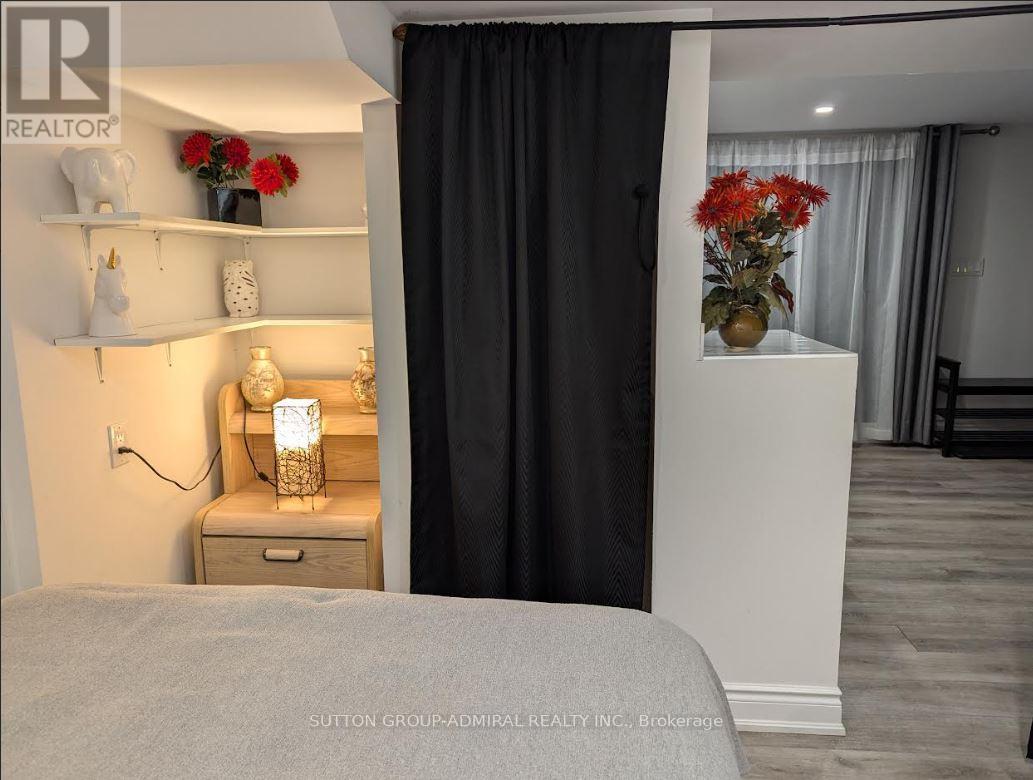 498 Hidden Trail, Toronto, Ontario  M2R 3R8 - Photo 11 - C12452398