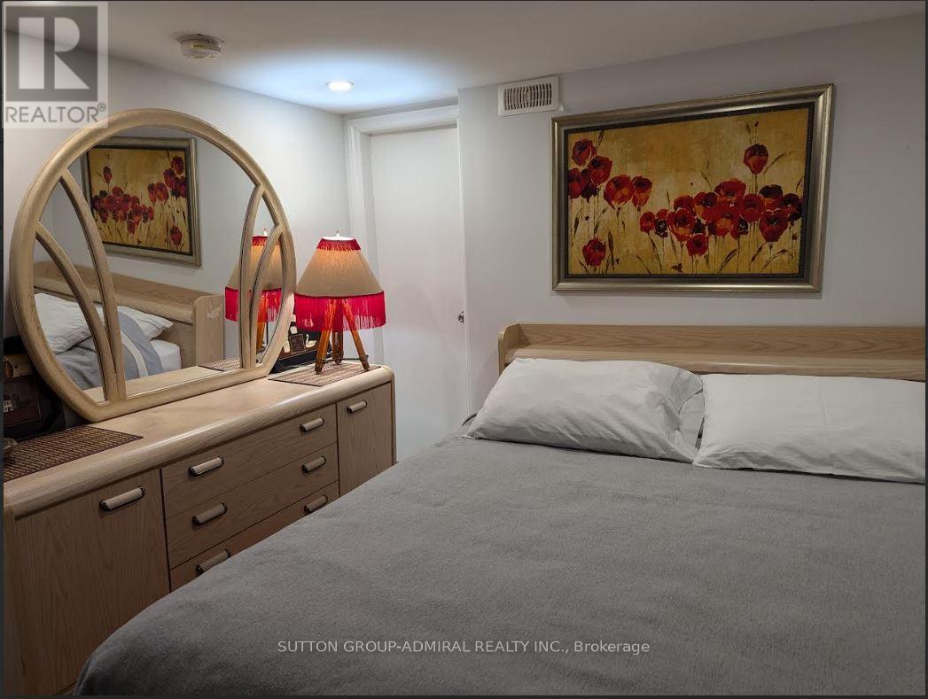 498 Hidden Trail, Toronto, Ontario  M2R 3R8 - Photo 12 - C12452398