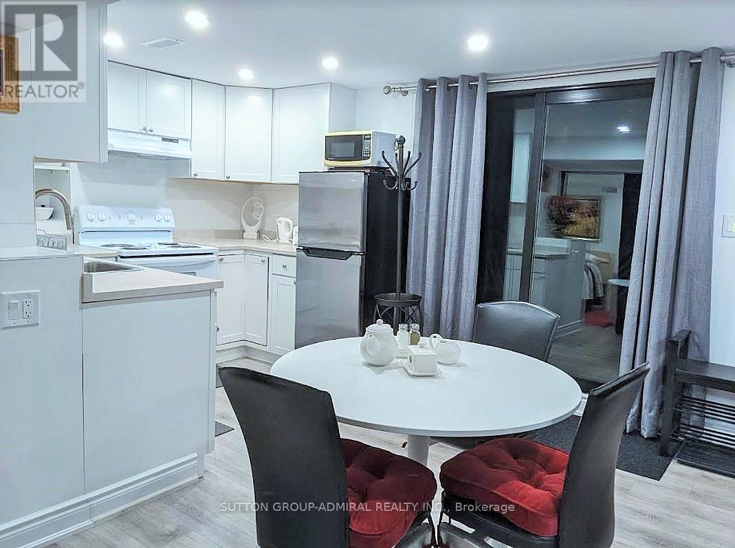 498 Hidden Trail, Toronto, Ontario  M2R 3R8 - Photo 15 - C12452398