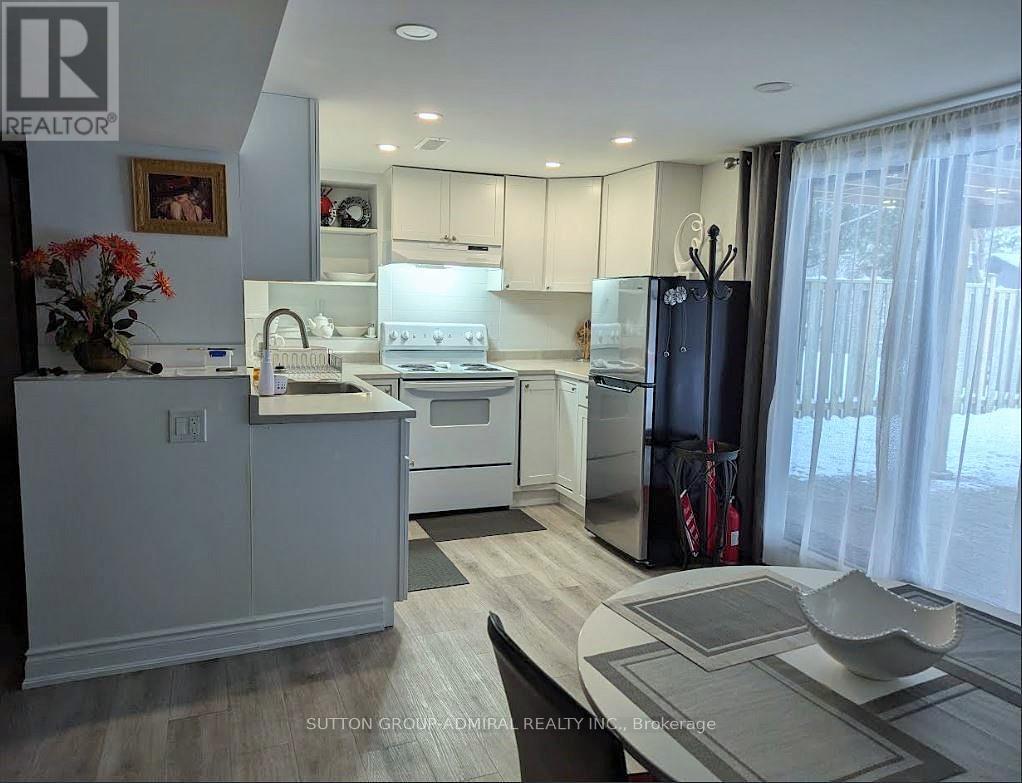 498 Hidden Trail, Toronto, Ontario  M2R 3R8 - Photo 16 - C12452398