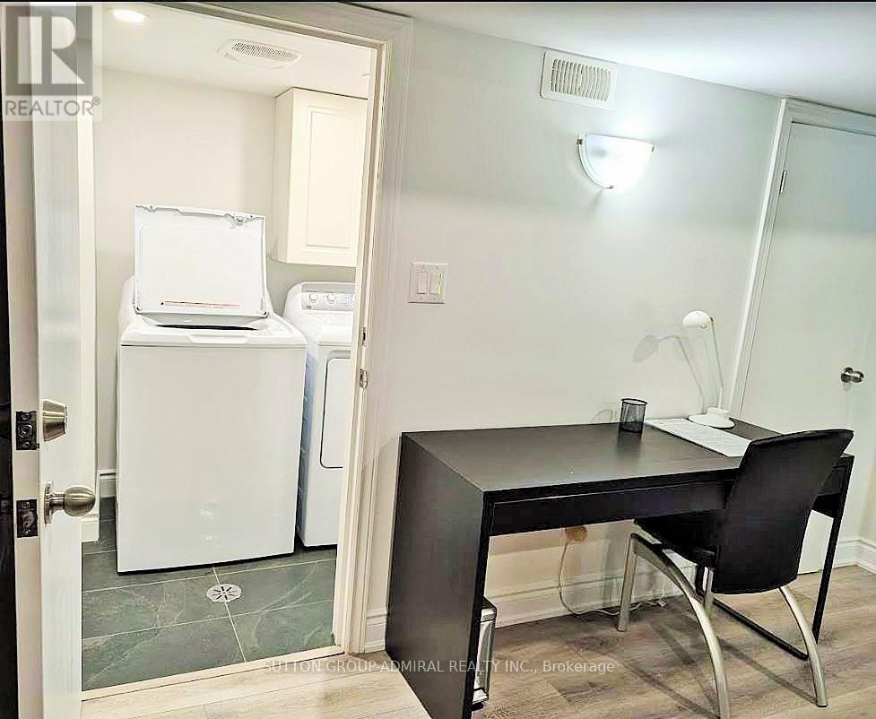 498 Hidden Trail, Toronto, Ontario  M2R 3R8 - Photo 17 - C12452398