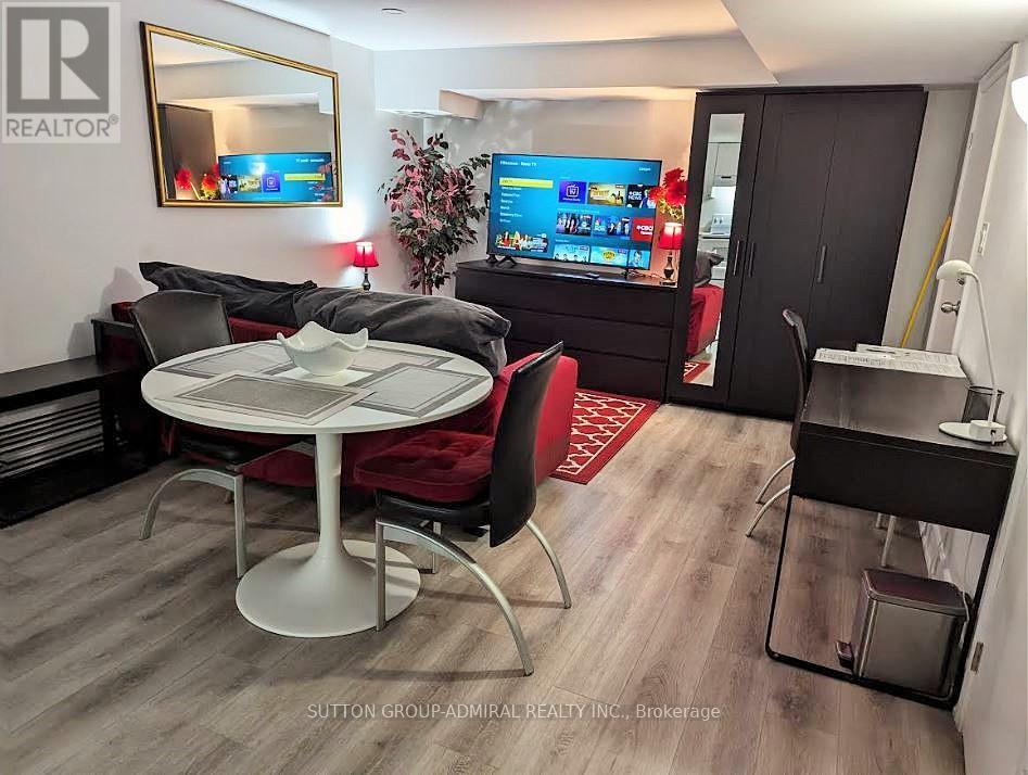 498 Hidden Trail, Toronto, Ontario  M2R 3R8 - Photo 3 - C12452398