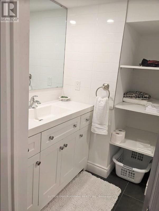 498 Hidden Trail, Toronto, Ontario  M2R 3R8 - Photo 8 - C12452398