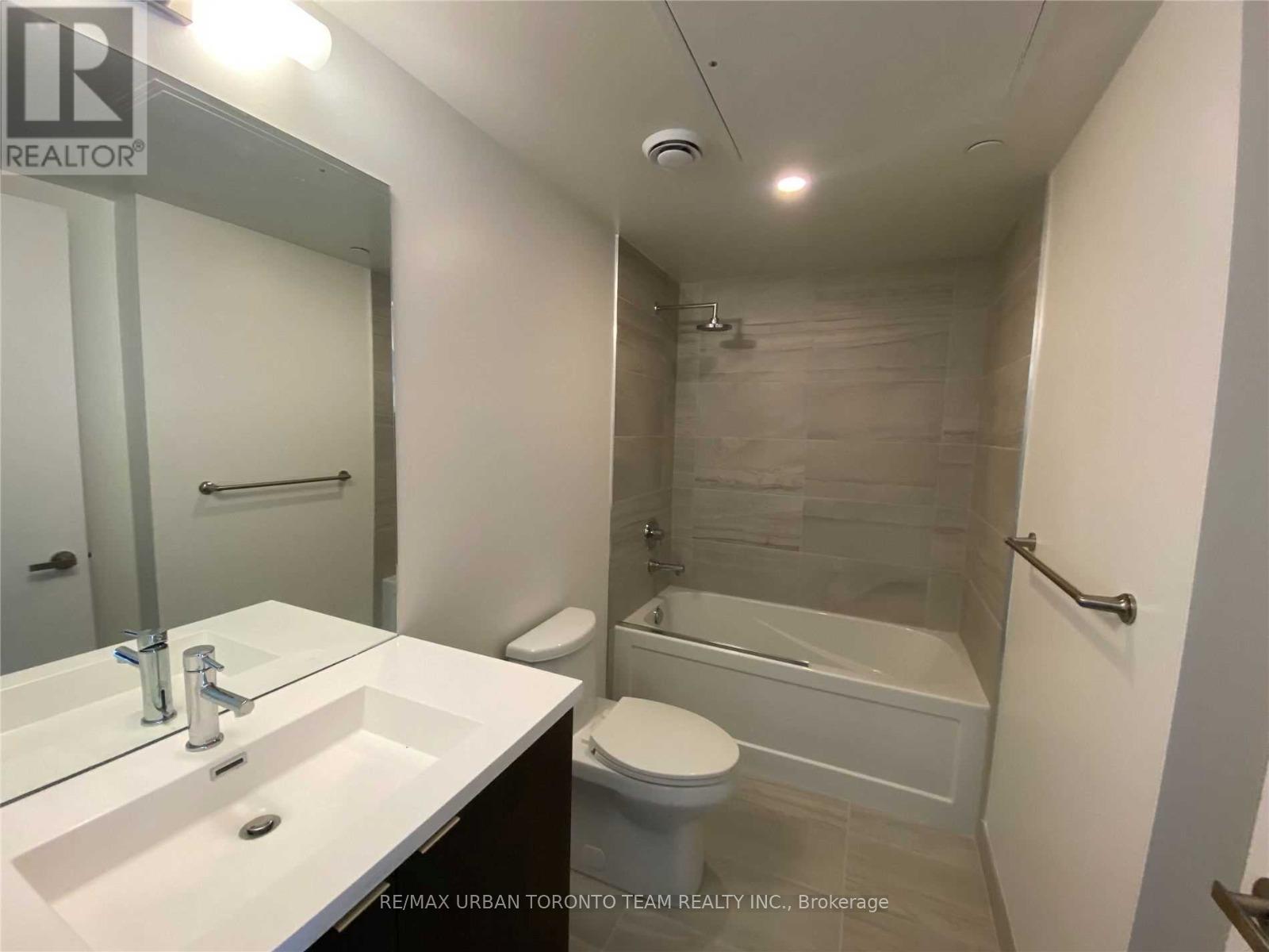 3309 - 138 Downes Street, Toronto, Ontario  M5E 0E4 - Photo 11 - C12452403
