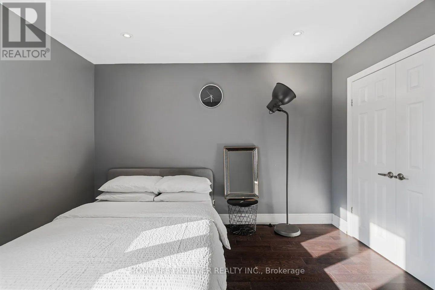 Main Floor - 289 Burnett Avenue, Toronto, Ontario  M2N 1W2 - Photo 10 - C12452411