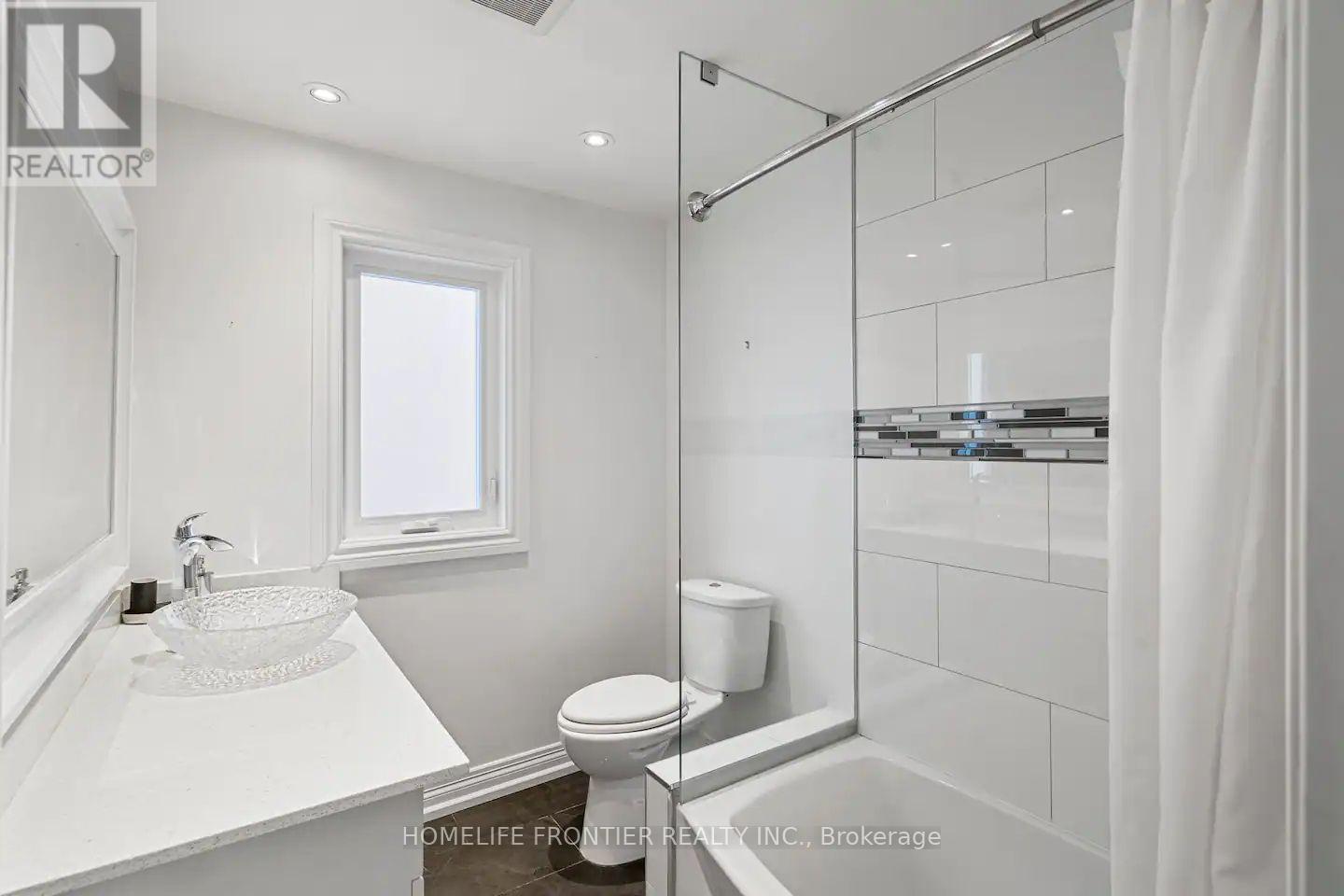 Main Floor - 289 Burnett Avenue, Toronto, Ontario  M2N 1W2 - Photo 4 - C12452411