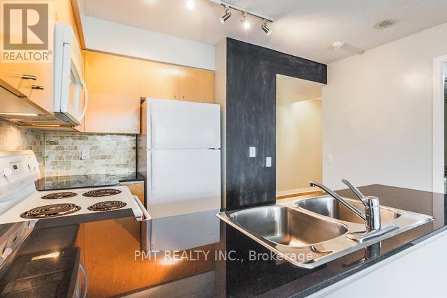 2512 - 373 Front Street, Toronto, Ontario  M5V 3R7 - Photo 6 - C12452416